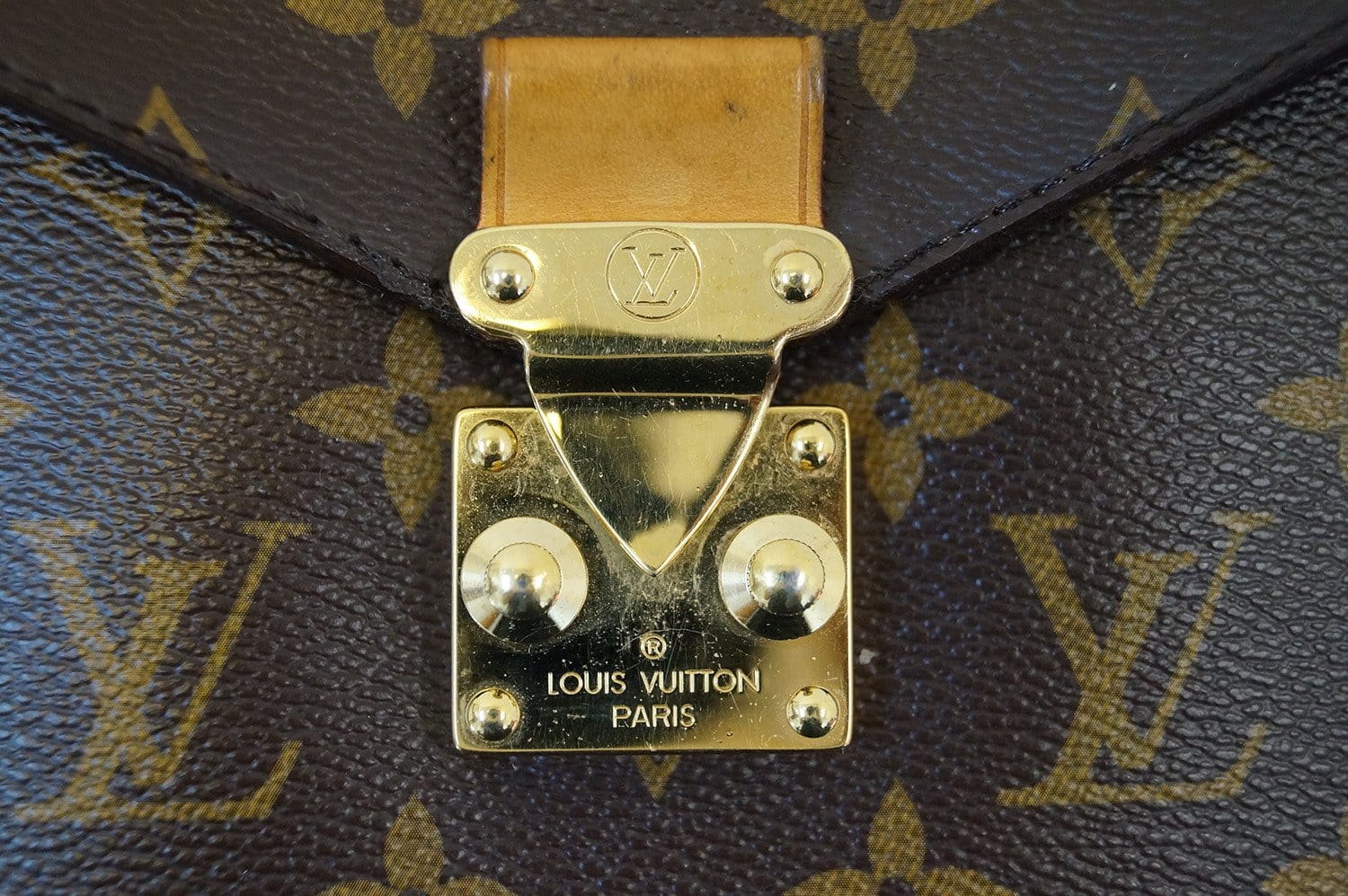 LOUIS VUITTON Louis Vuitton Hobo PM Shoulder Bag M93834 Monogram Antia  Leather Bordeaux Black Semi-shoulder One-shoulder Handbag Shopping Tote  Quilted Stitching Embossed