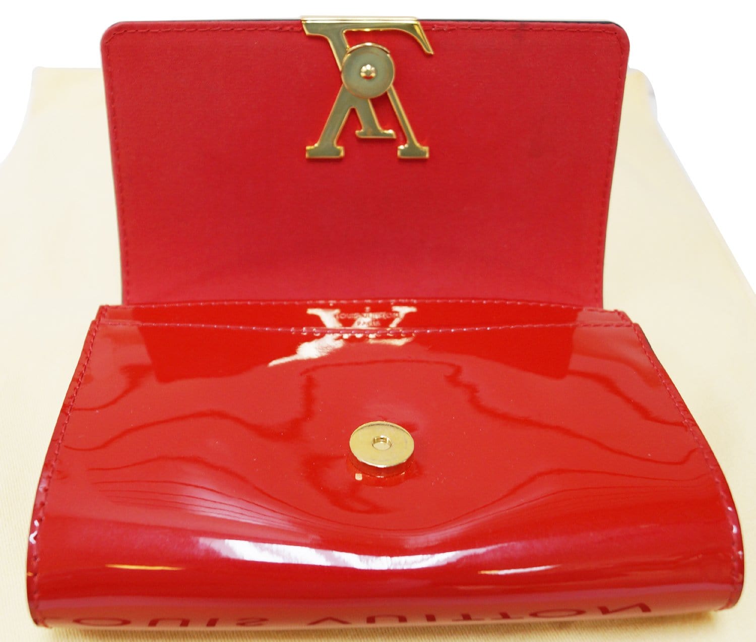 Patent leather bag Louis Vuitton Red in Patent leather - 22125113