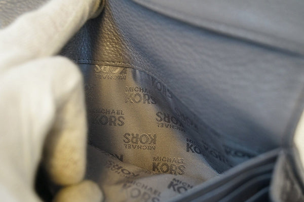 Michael Kors Jet Set Wallet Slim Flap Bag in Gray interior 