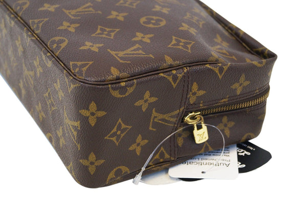 LOUIS VUITTON Monogram Trousse Toilette 28 Pouch