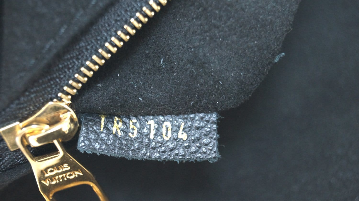 Louis Vuitton Saint Germain PM M48931 Empreinte Noir Black Chain w/Storage  Bag
