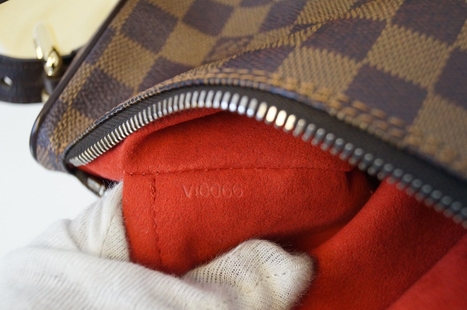 Louis Vuitton Damier Ebene Canvas Ravello GM Bag - Yoogi's Closet