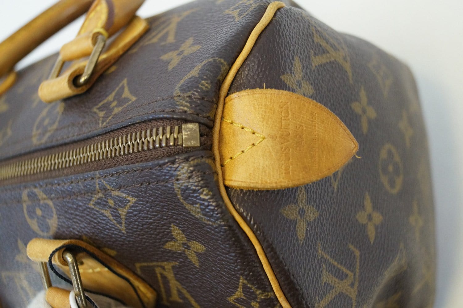 Tas Louis Vuitton Original Speedy Brown Monogram Embossed Hand Bag, Fesyen  Wanita, Tas & Dompet di Carousell