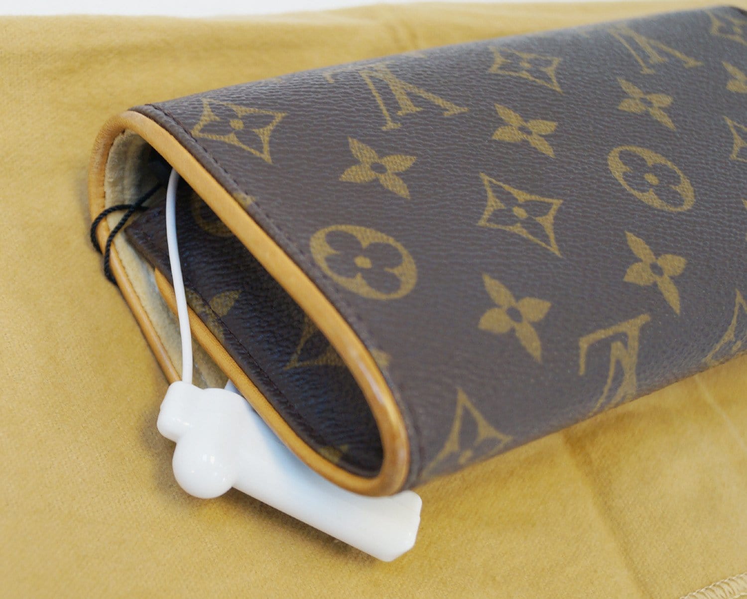 Louis Vuitton, Bags, Authentic Louis Vuitton Monogram Pochette Twin Gm  Excellent Condition