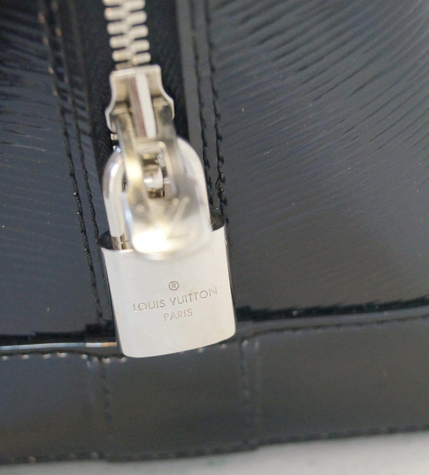 Louis Vuitton - Alma GM Epi Leather Electric Noir