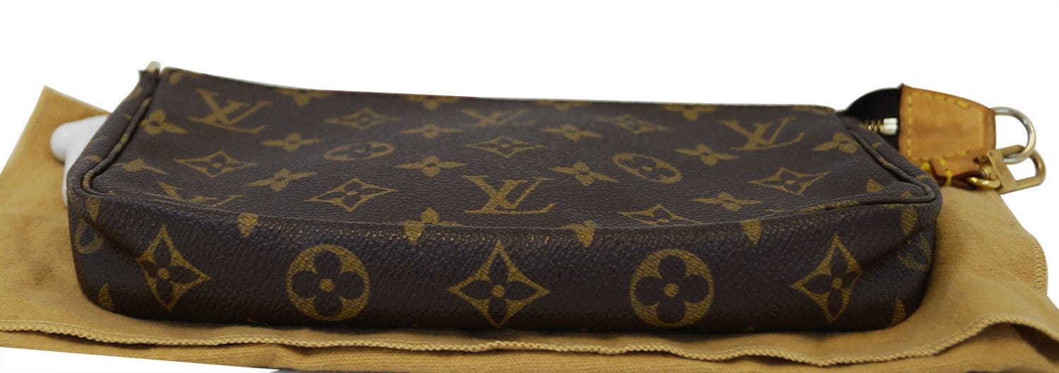 Louis Vuitton Pochette Accessoires in Monogram Canvas - Sindur Style