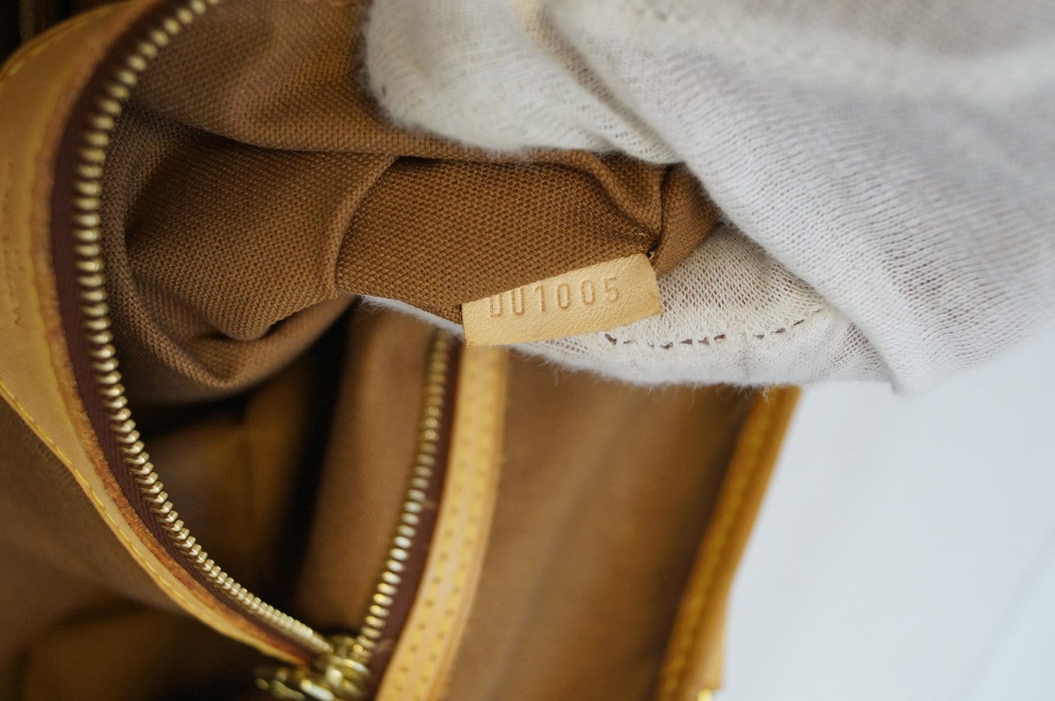 Louis Vuitton, Bags, Louis Vuitton M5154 Batignolles Horizontal Shoulder  Tote Bag Monogram