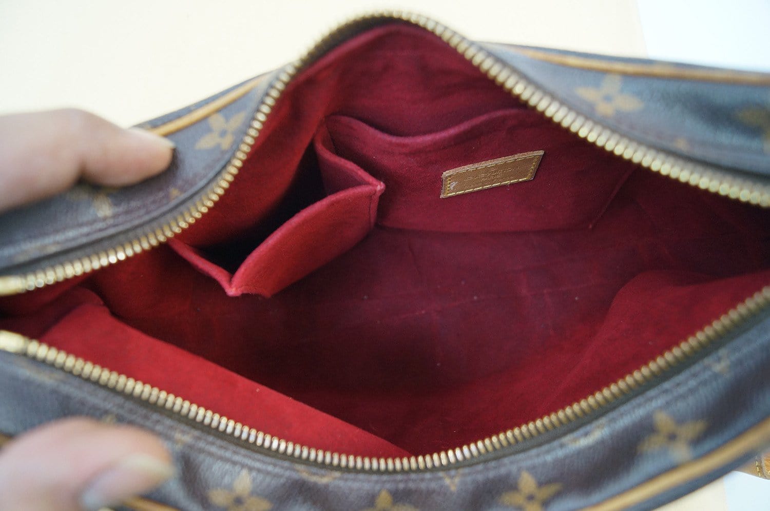 Louis Vuitton Croissant Handbag 278051