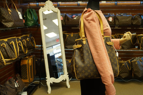 LOUIS VUITTON Monogram Batignolles Vertical Shoulder Bag