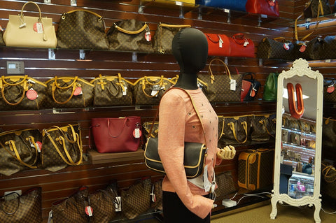 DOONEY & BOURKE Black Leather Shoulder Handbag