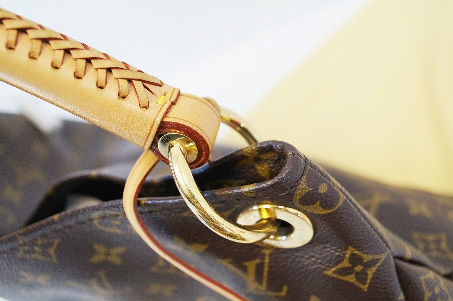 Louis Vuitton Artsy  Bags, Louis vuitton bag, Fashion bags