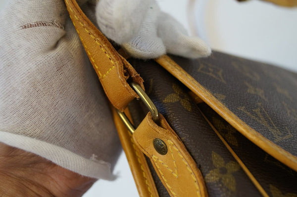 LOUIS VUITTON Monogram Gibeciere MM Messenger Bag