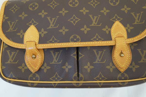 LOUIS VUITTON Monogram Gibeciere MM Messenger Bag