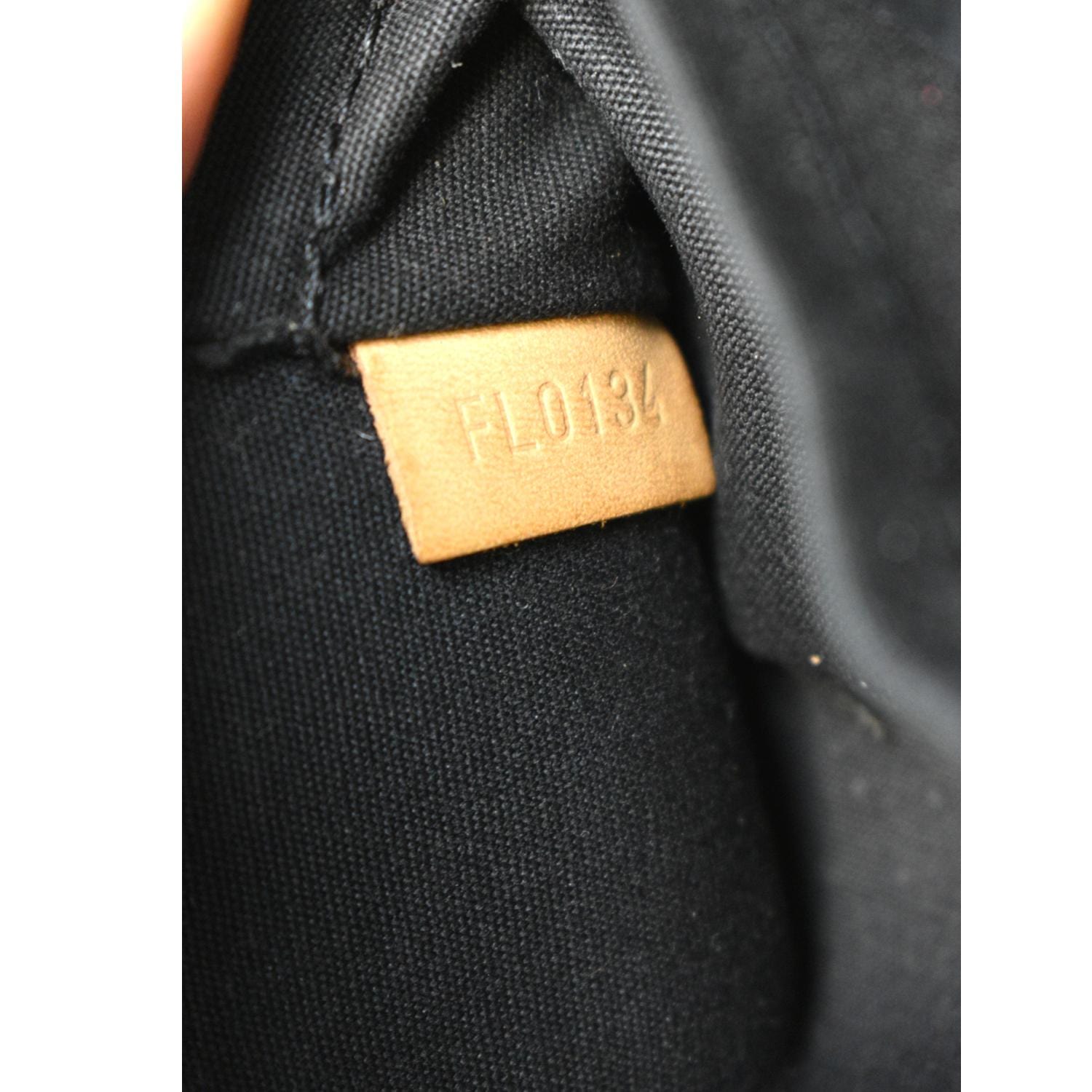 LOUIS VUITTON Alma BB Vernis Leather Satchel Crossbody Bag Black