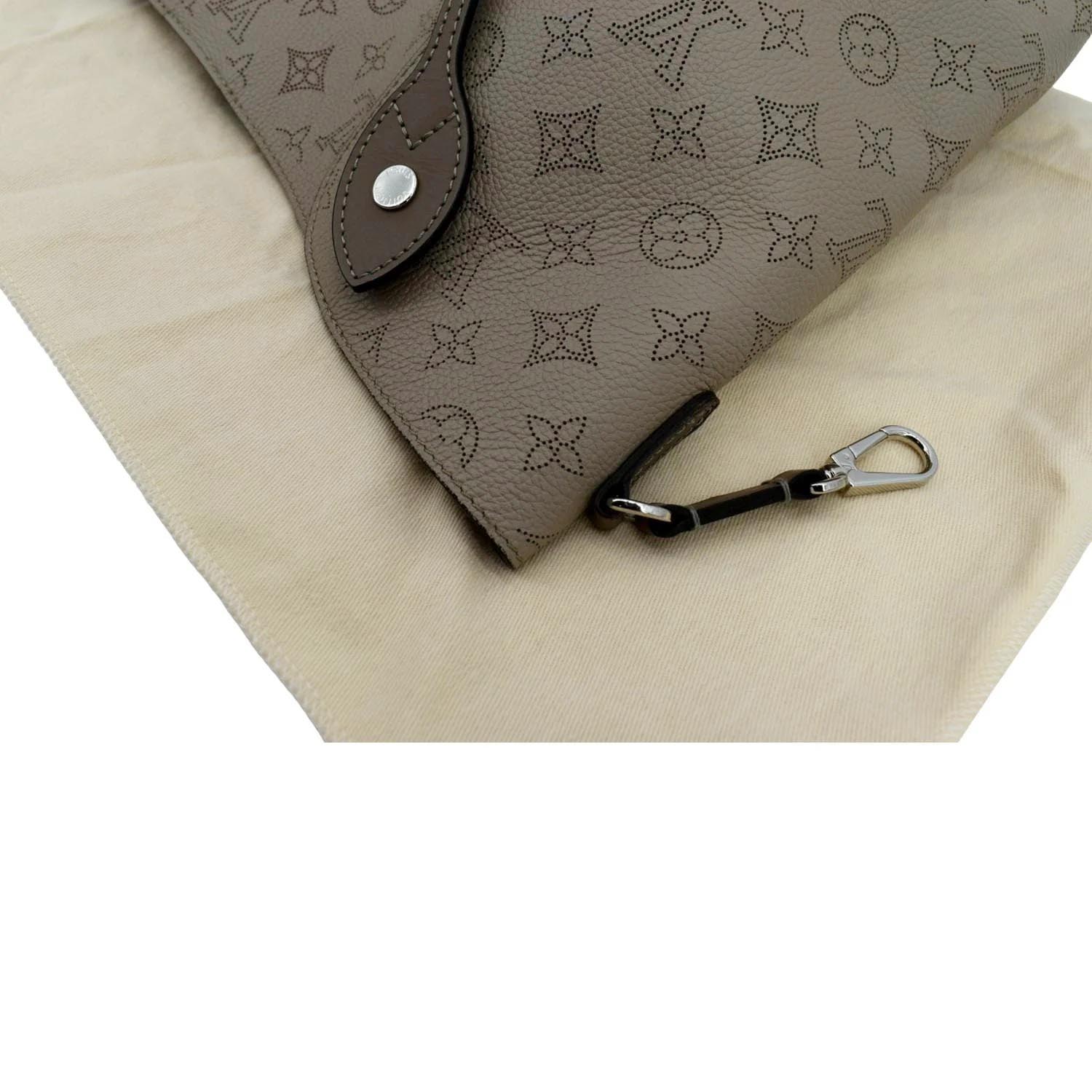 Louis Vuitton Monogram Mahina Hina MM - Neutrals Totes, Handbags -  LOU747578