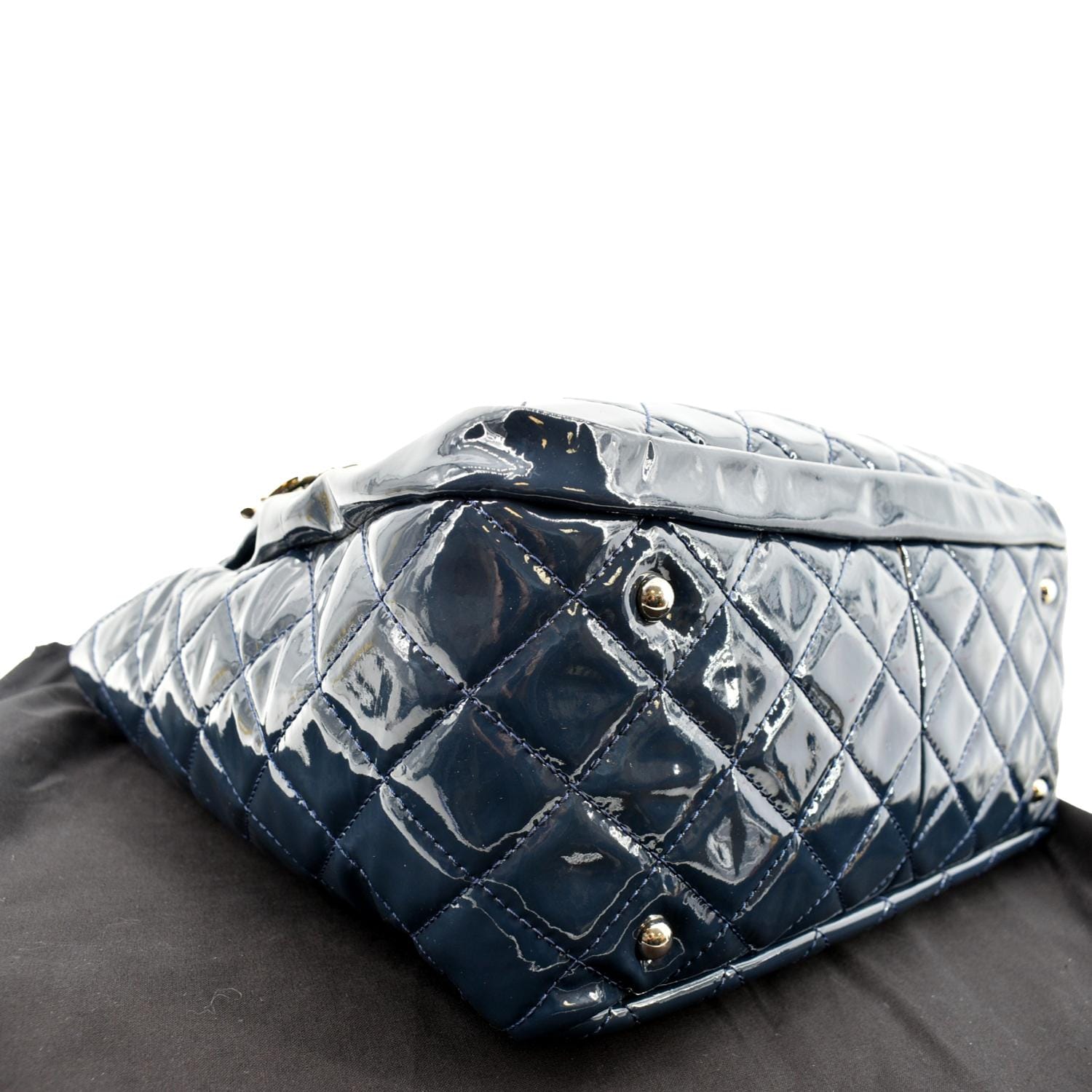 CHANEL ネイビー キルティング バッグ Chanel Blue Quilted Glazed Calfskin Leather Daily Walk Tote Bag