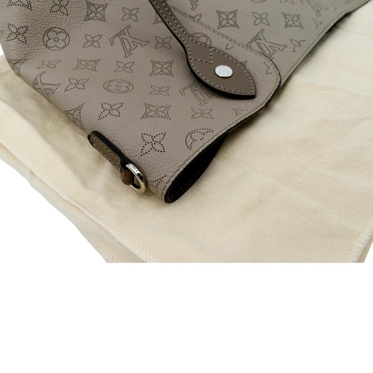 Louis Vuitton Braided Handle Hina Handbag Mahina Leather PM - ShopStyle  Shoulder Bags