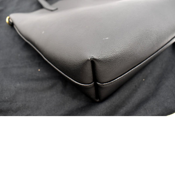 Yves Saint Laurent Toy Supple Leather Shopping Tote Bag - Bottom Left