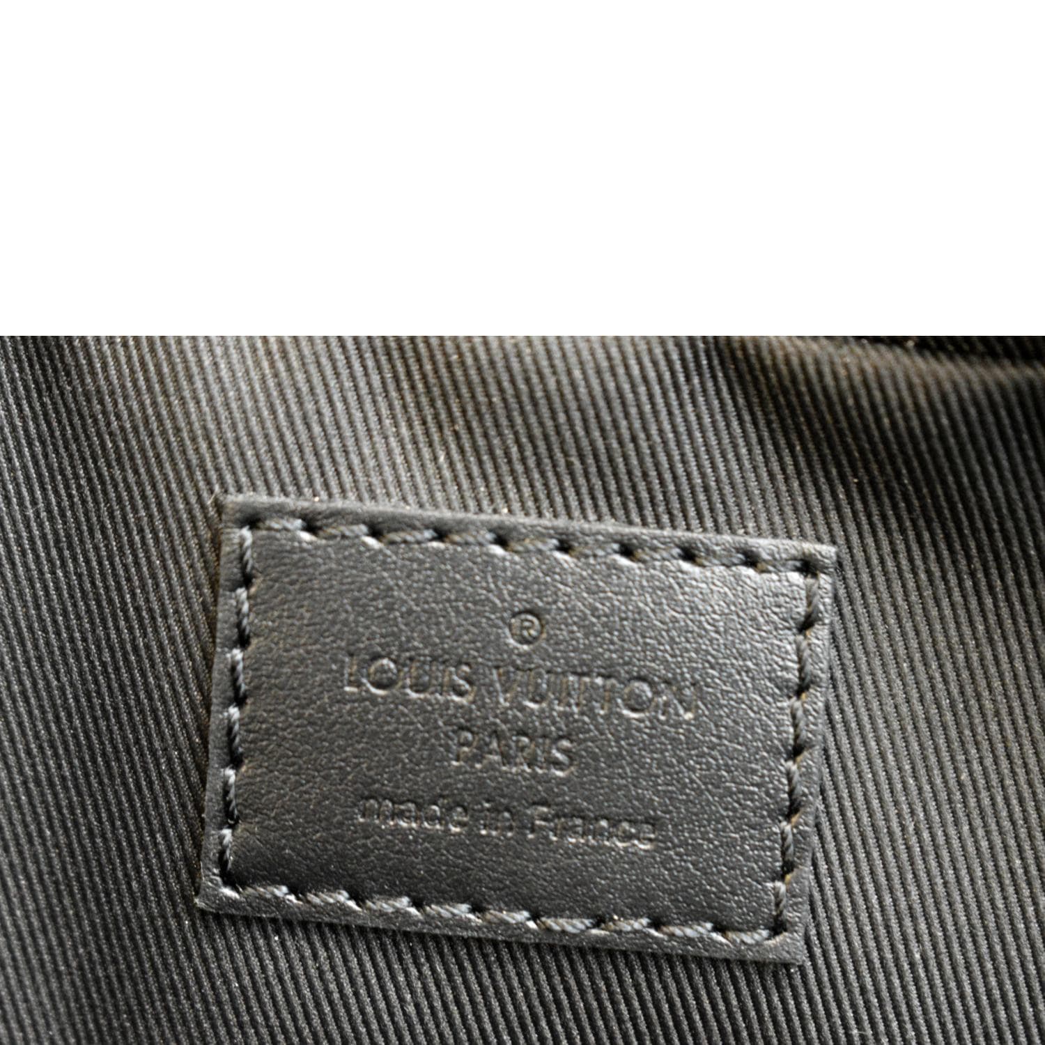 Trio messenger cloth bag Louis Vuitton Grey in Cloth - 20425121
