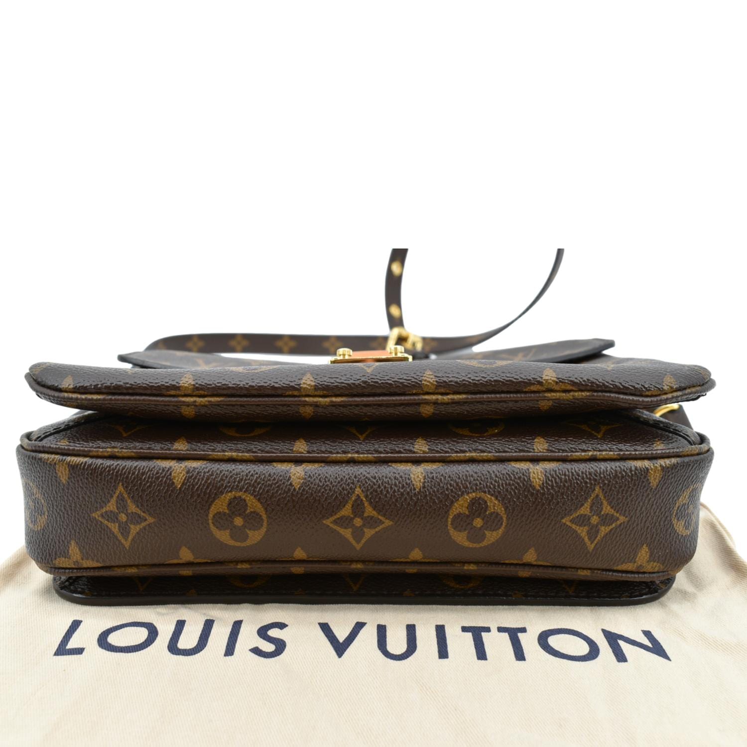Vintage Louis Vuitton Luggage and Travel Bags - 492 For Sale at