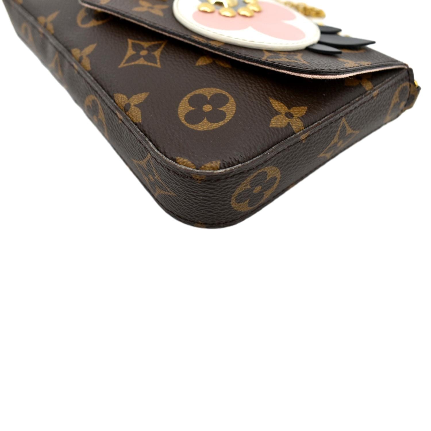 Louis Vuitton Pochette Felicie Owl. Join our Louis Vuitton group where we  share our secret LV obsession! ❤