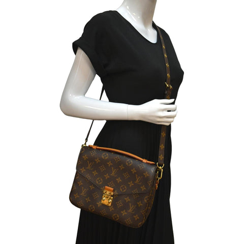 LOUIS VUITTON Metis Pochette Monogram Canvas Crossbody Bag Brown