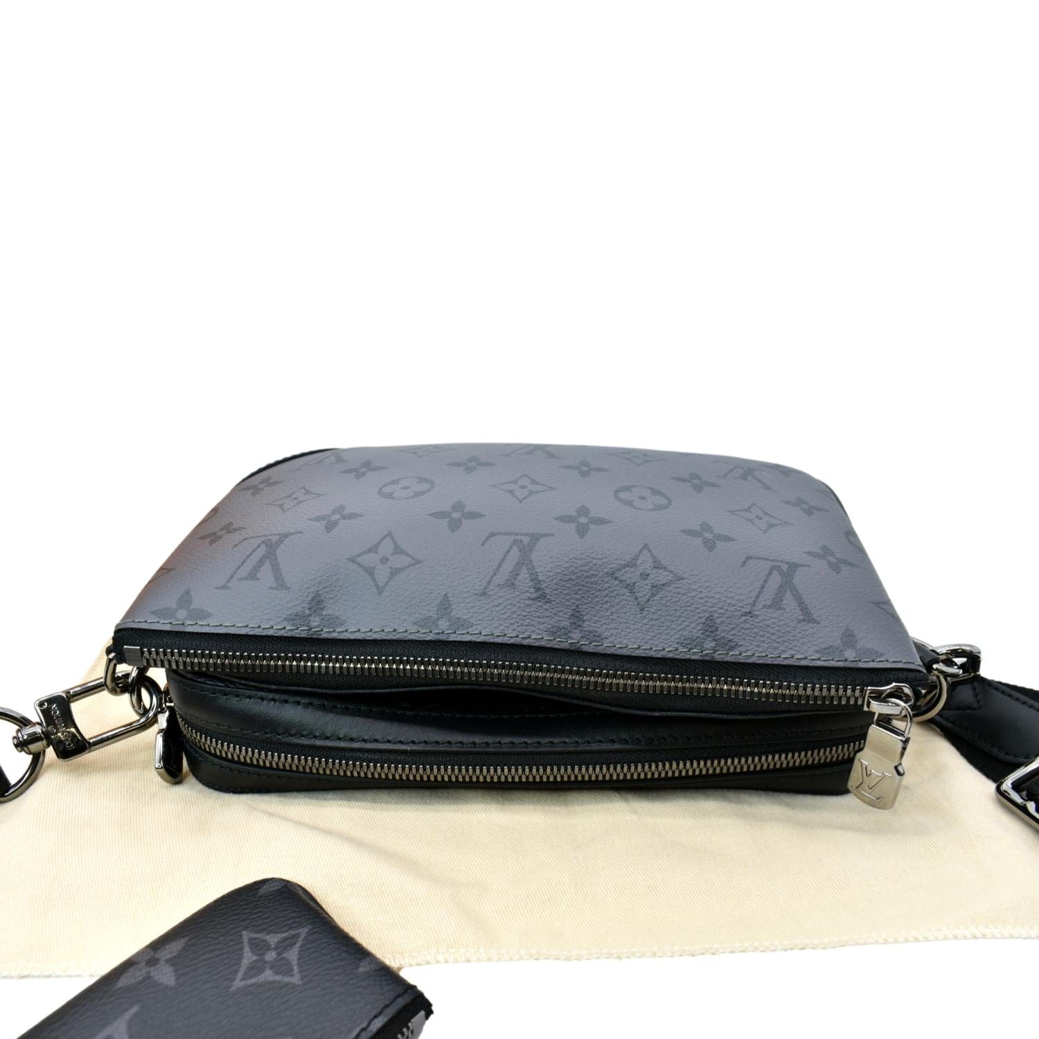 Trio messenger cloth bag Louis Vuitton Grey in Cloth - 20425121