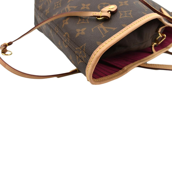 Louis Vuitton Neverfull MM Monogram Canvas Tote Bag - Right