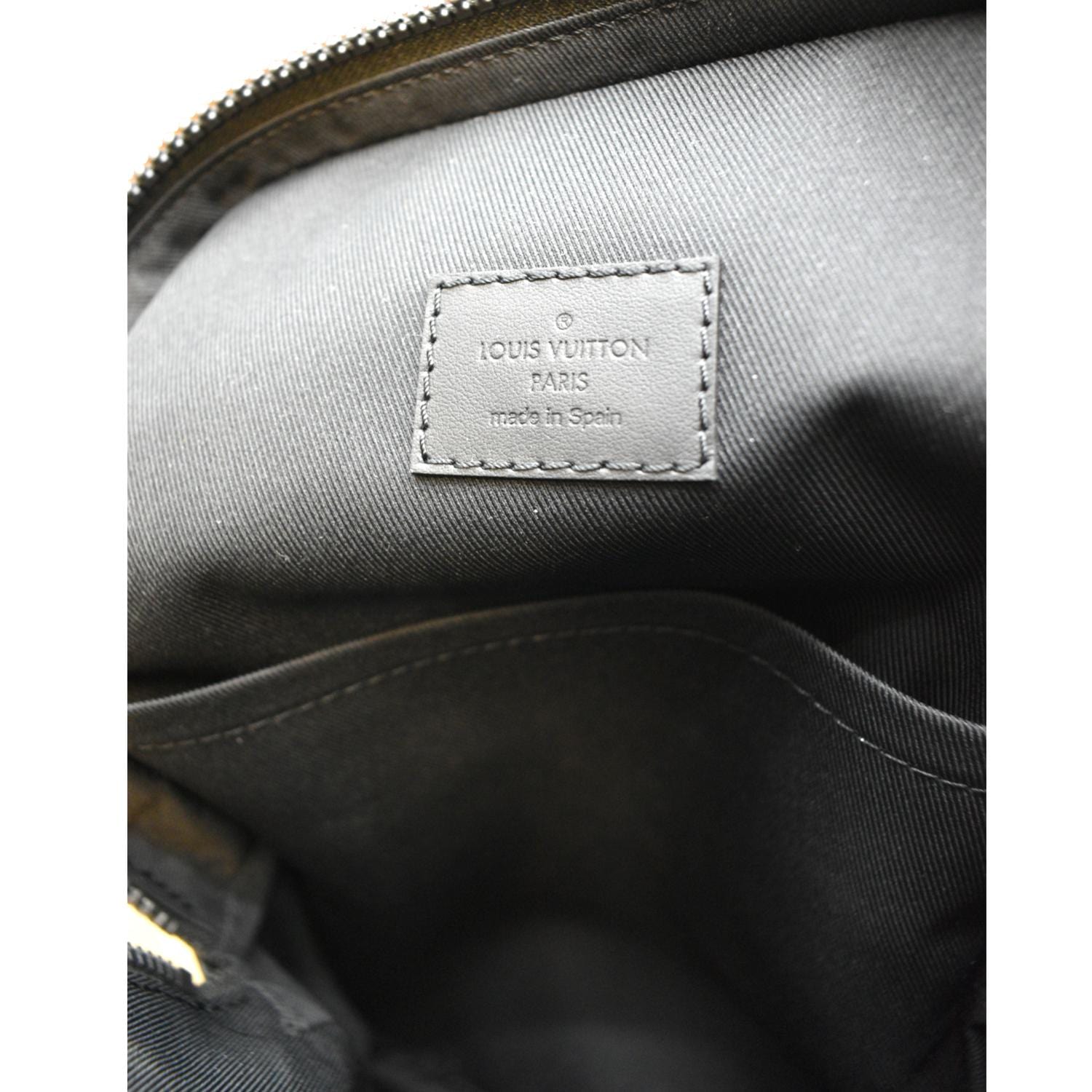 Louis Vuitton 2021 Troca MM - Blue Crossbody Bags, Handbags