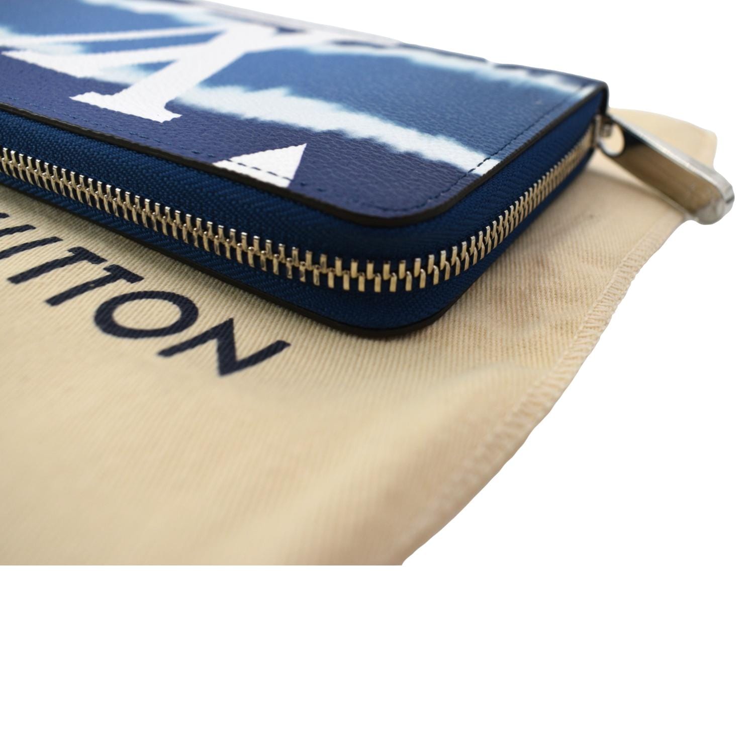 Louis Vuitton Zippy Wallet LV Escale Bleu in Coated Canvas with