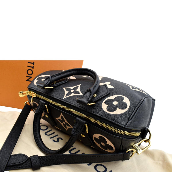 Louis Vuitton Speedy 25 Bandouliere Monogram Crossbody Bag - Zip
