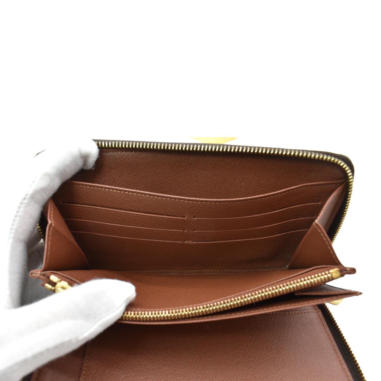 Louis Vuitton 2017 LV Monogram Zippy Wallet - Brown Wallets