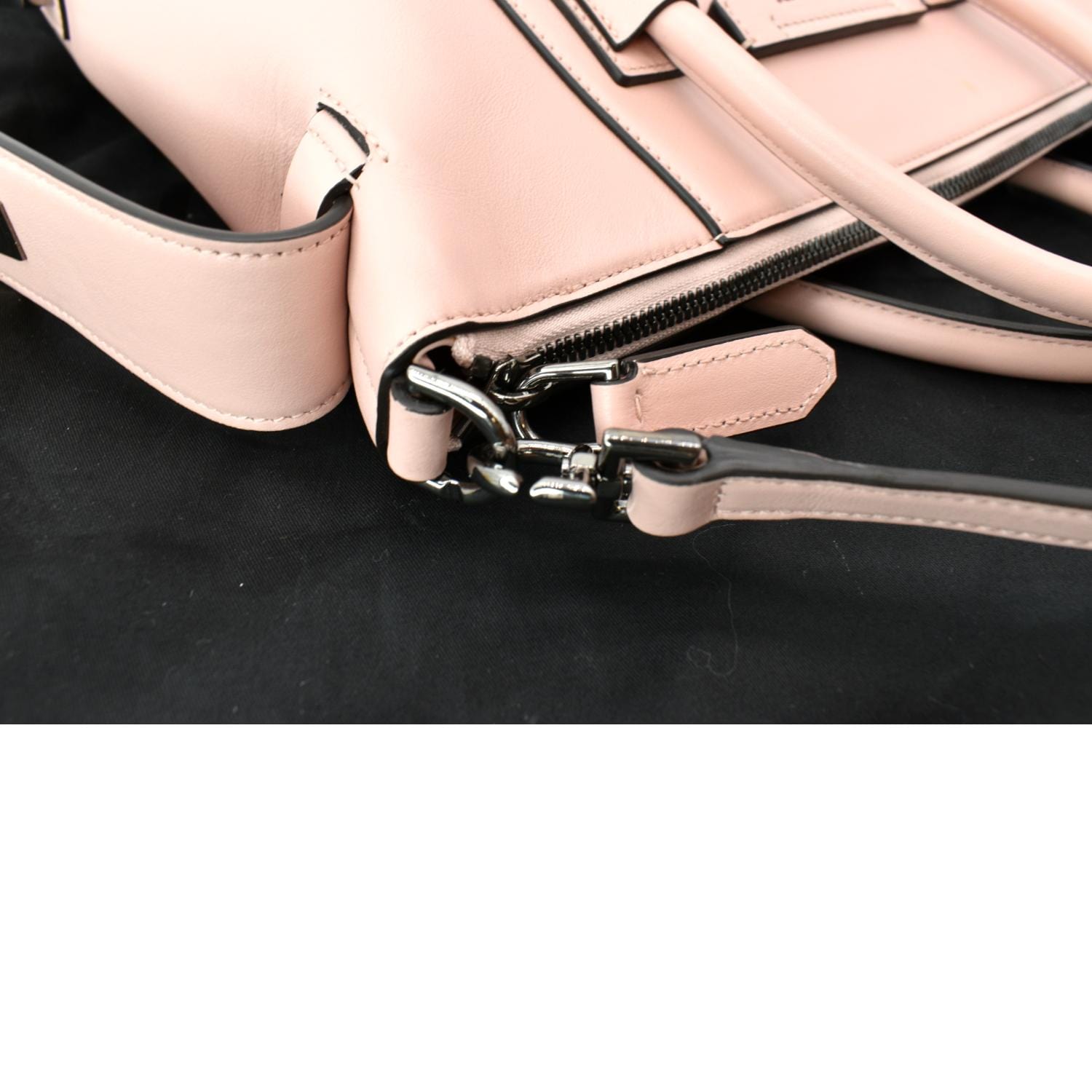 GIVENCHY ピンクベージュ レザー ハンドバッグ　アンティゴナ Givenchy Mini Antigona Blush Pink Calfskin w/ Strap & Dustbag | eBay