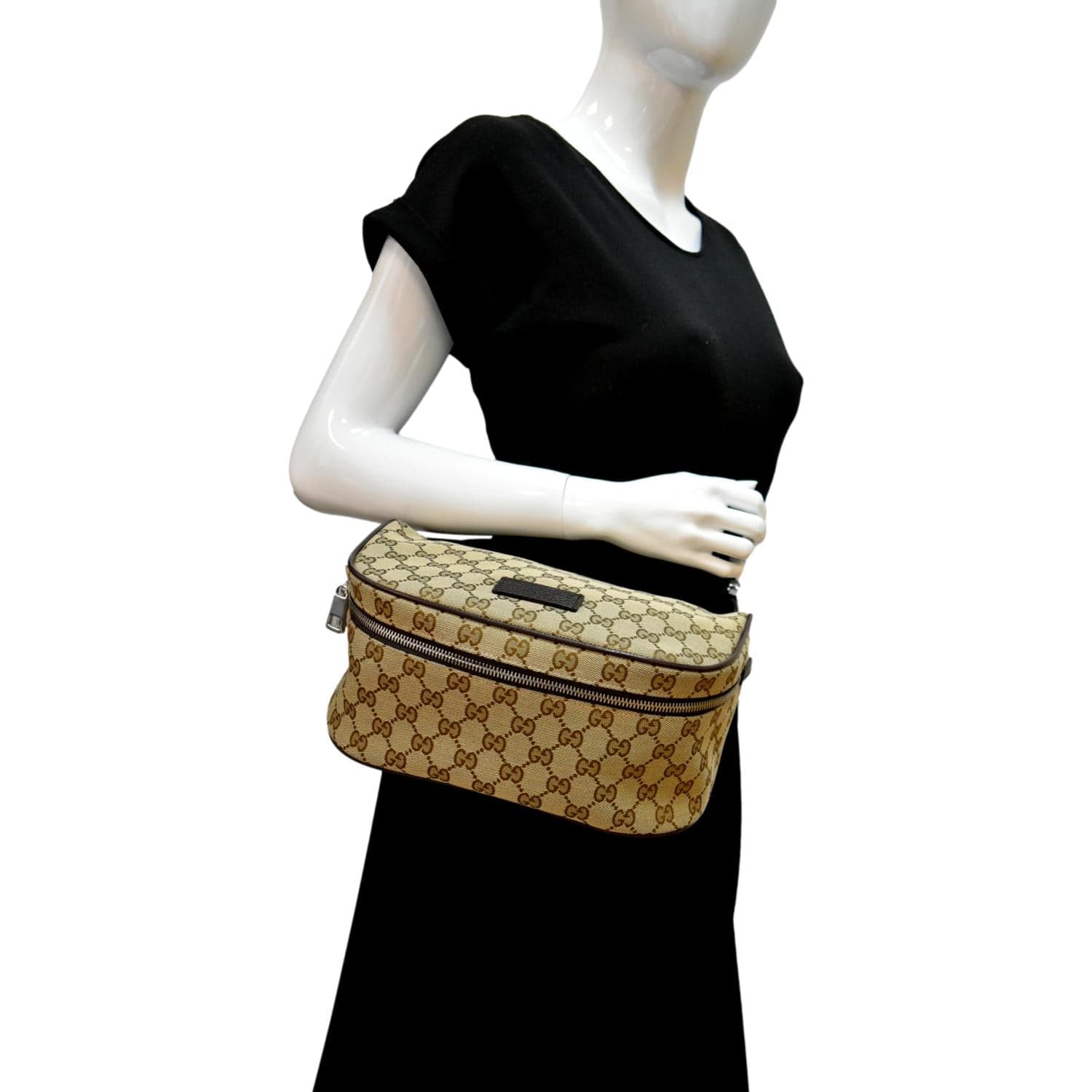 GUCCI Waist Pouch GG Canvas Belt Bag Beige 630915