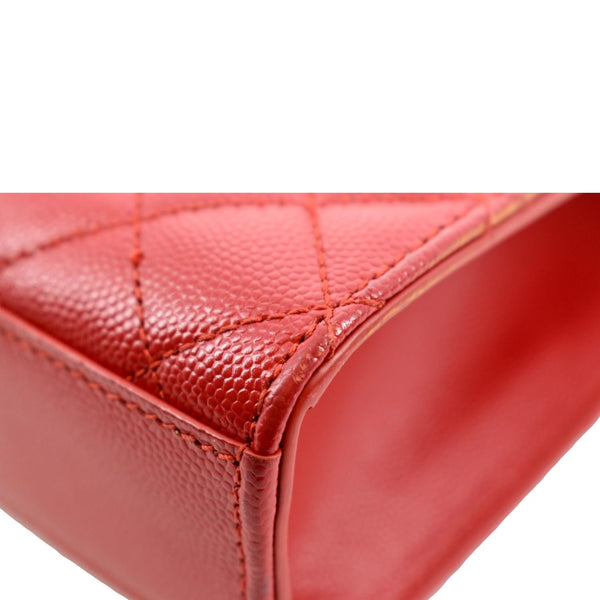 Yves Saint Laurent Envelope Flap Leather Shoulder Bag - Bottom corner