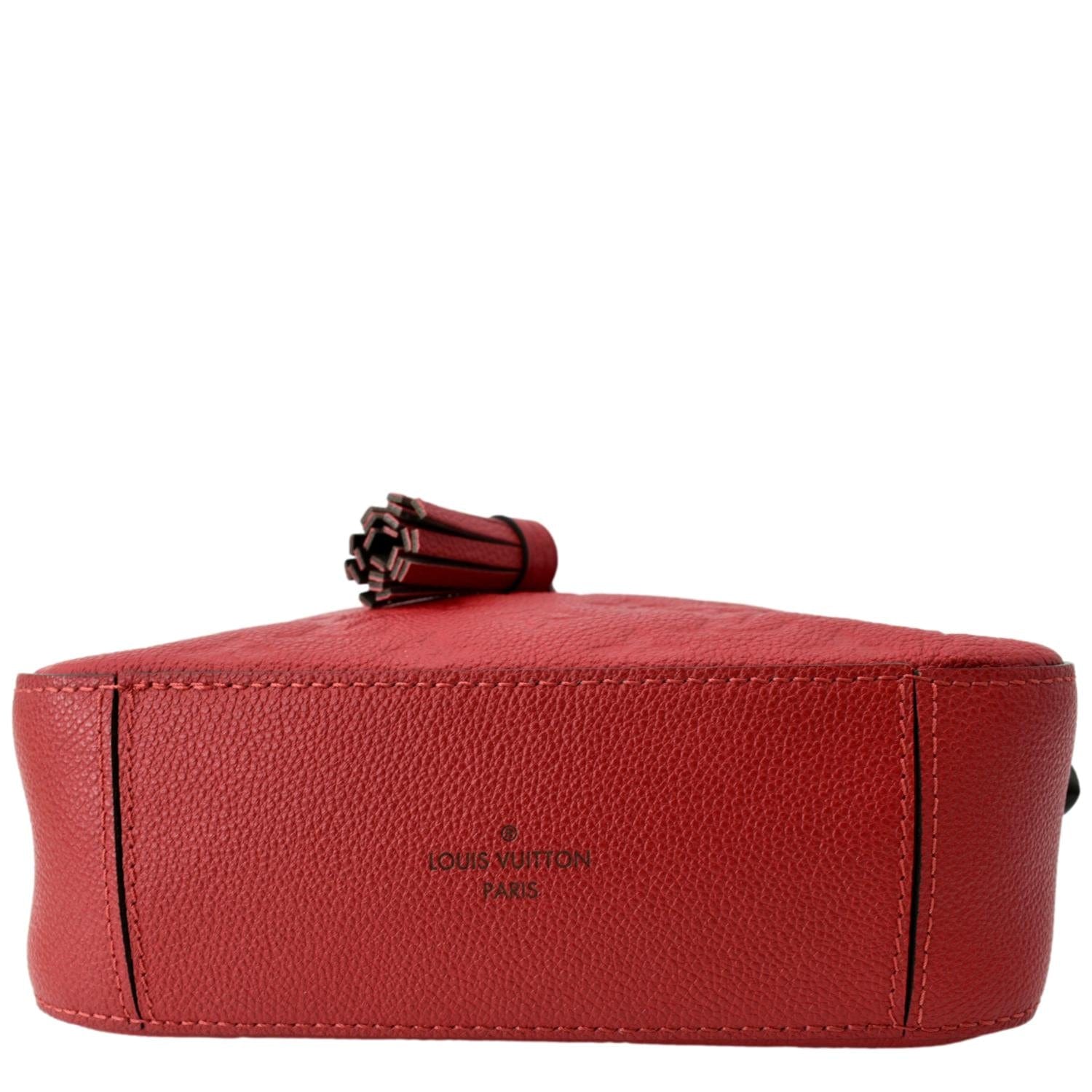 Bolsa bandolera Louis Vuitton Saintonge diseño monogram de lona y cuero de  becerro coquelicot red con correa de hombro roja asas color rojo y herrajes  oro