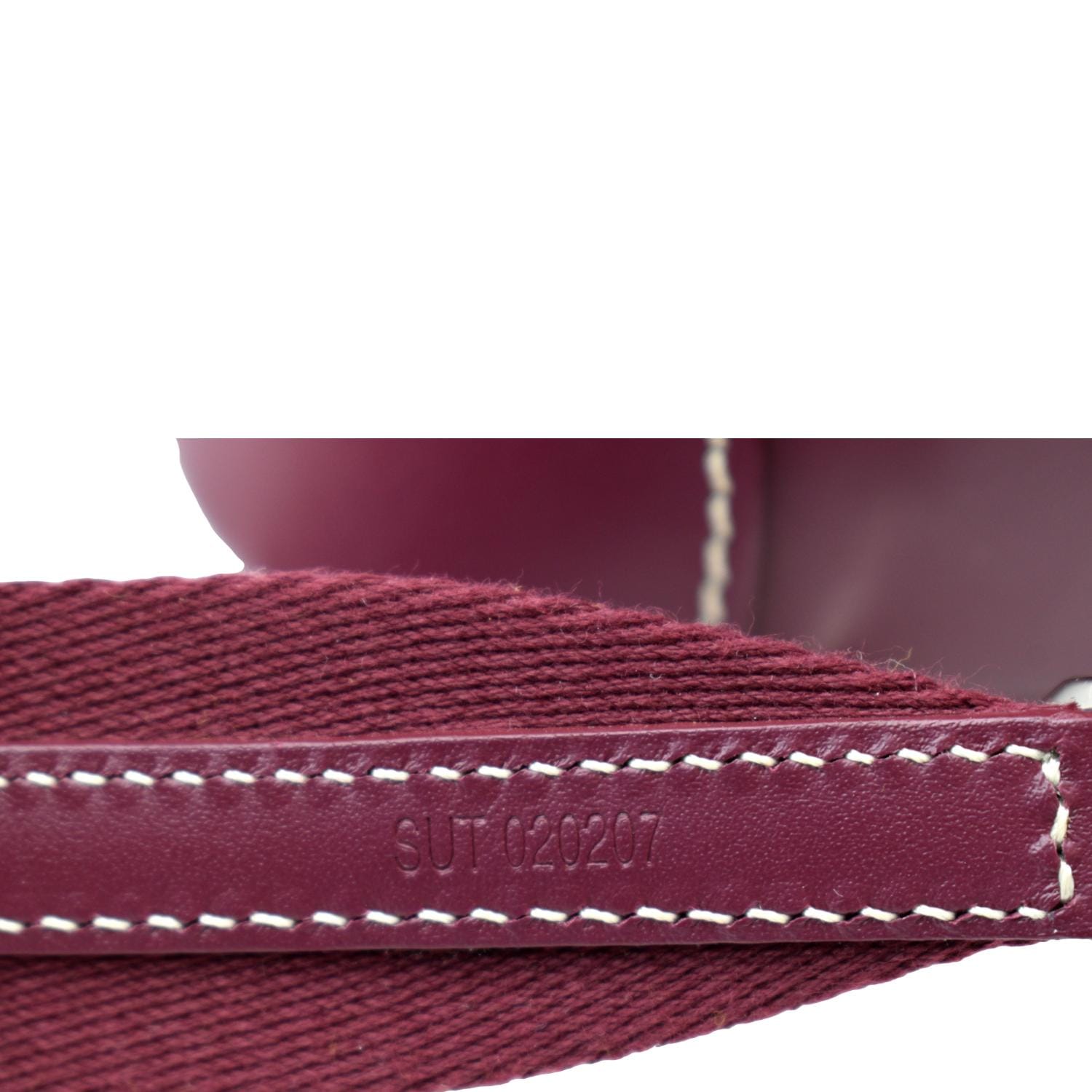 goyard-vendome-pm-canvas-crossbody-bag-burgundy
