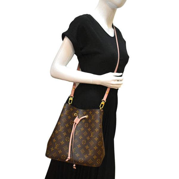 Louis Vuitton Neonoe MM Monogram Canvas Shoulder Bag - Full View
