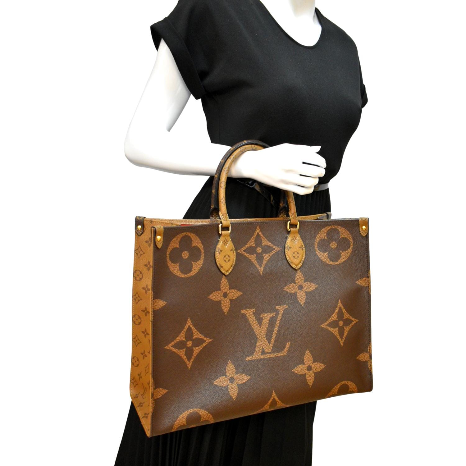 LOUIS VUITTON Onthego GM Giant Monogram Canvas Tote Shoulder Bag Brown