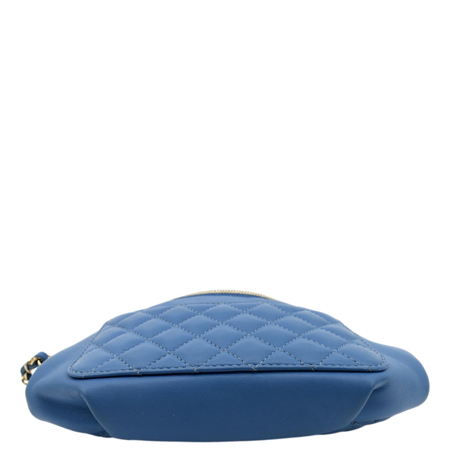 CHANEL ブルーキルティングバッグ Chanel Blue Quilted Iridescent Calfskin Leather Chesterfield Large
