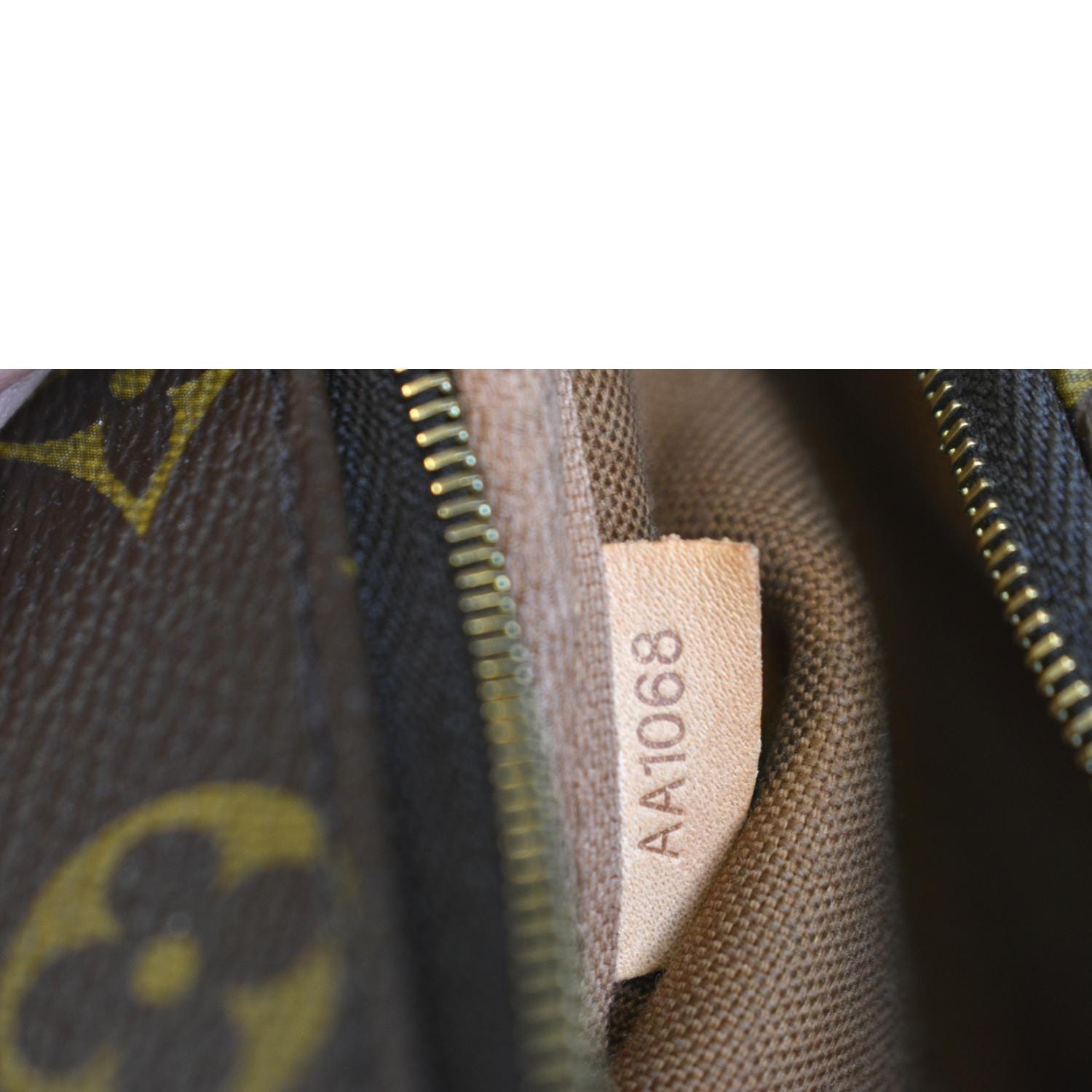Louis Vuitton Pochette Eva Brown Monogram Canvas Cross Body Bag -  MyDesignerly
