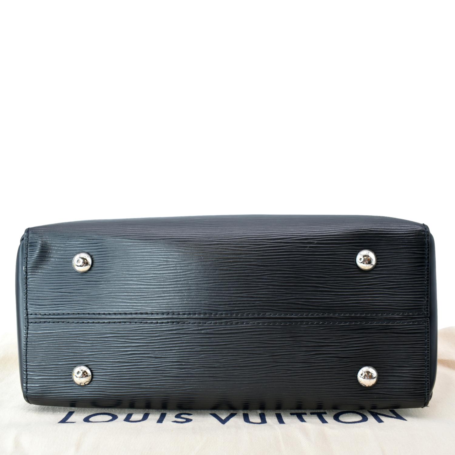 Louis Vuitton White Epi Grenelle MM Leather ref.495729 - Joli Closet