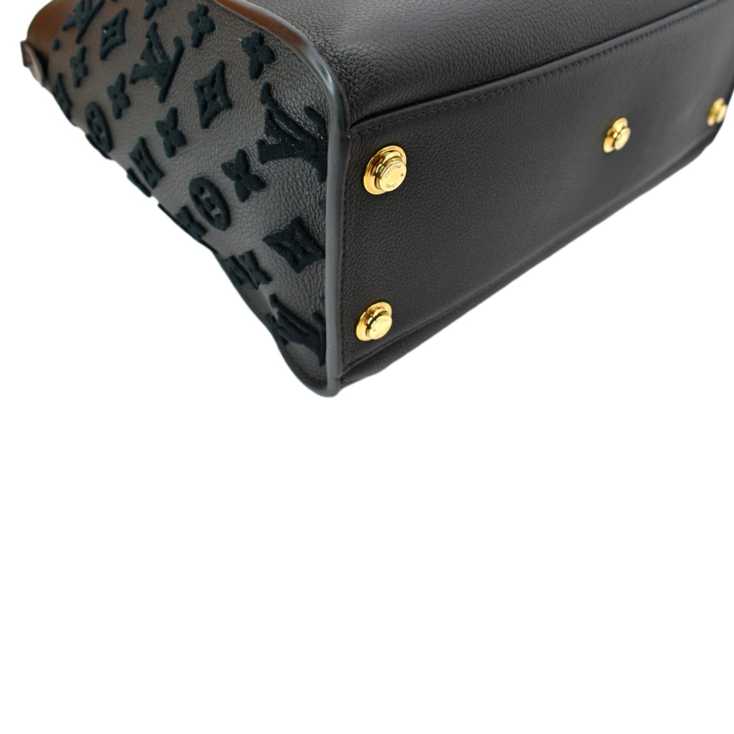 ❌SOLD❌ Louis Vuitton Favorite MM Monogram Bag (MI1124) - Reetzy