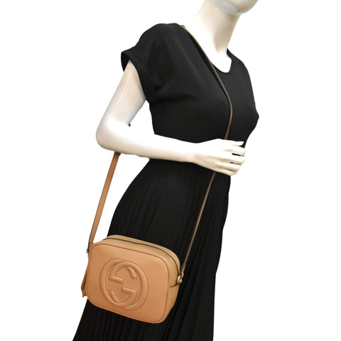 GUCCI Soho Disco Pebbled Leather Small Crossbody Bag Rose Beige 308364