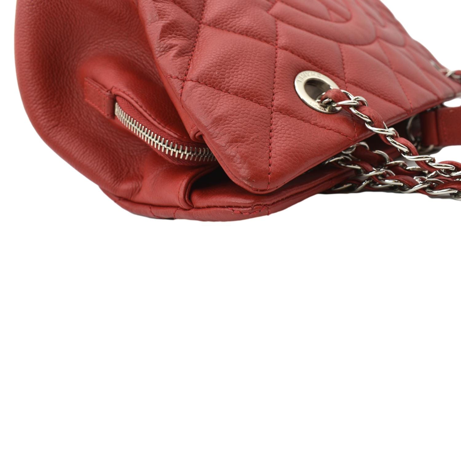 Chanel Timeless CC Red Shoulder Bag in Quilted Caviar – Vintage by