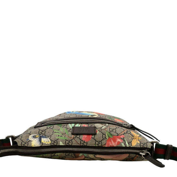 Gucci Courrier Zip GG Supreme Canvas Messenger Bag - Top