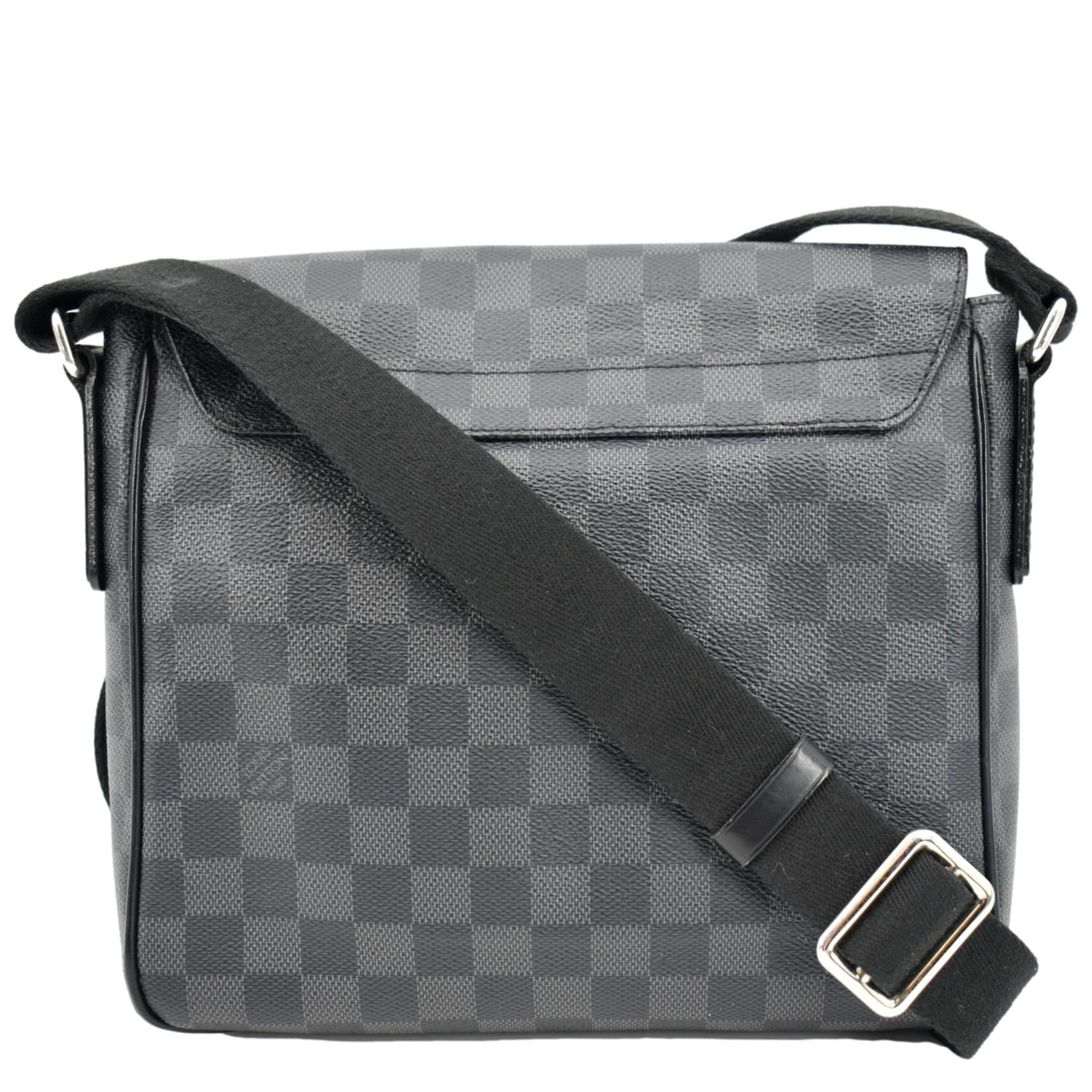 louis vuitton lv district pm new grey