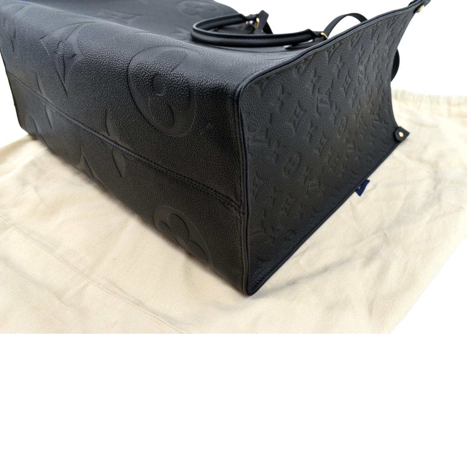 Onthego cloth handbag Louis Vuitton Black in Cloth - 33682468