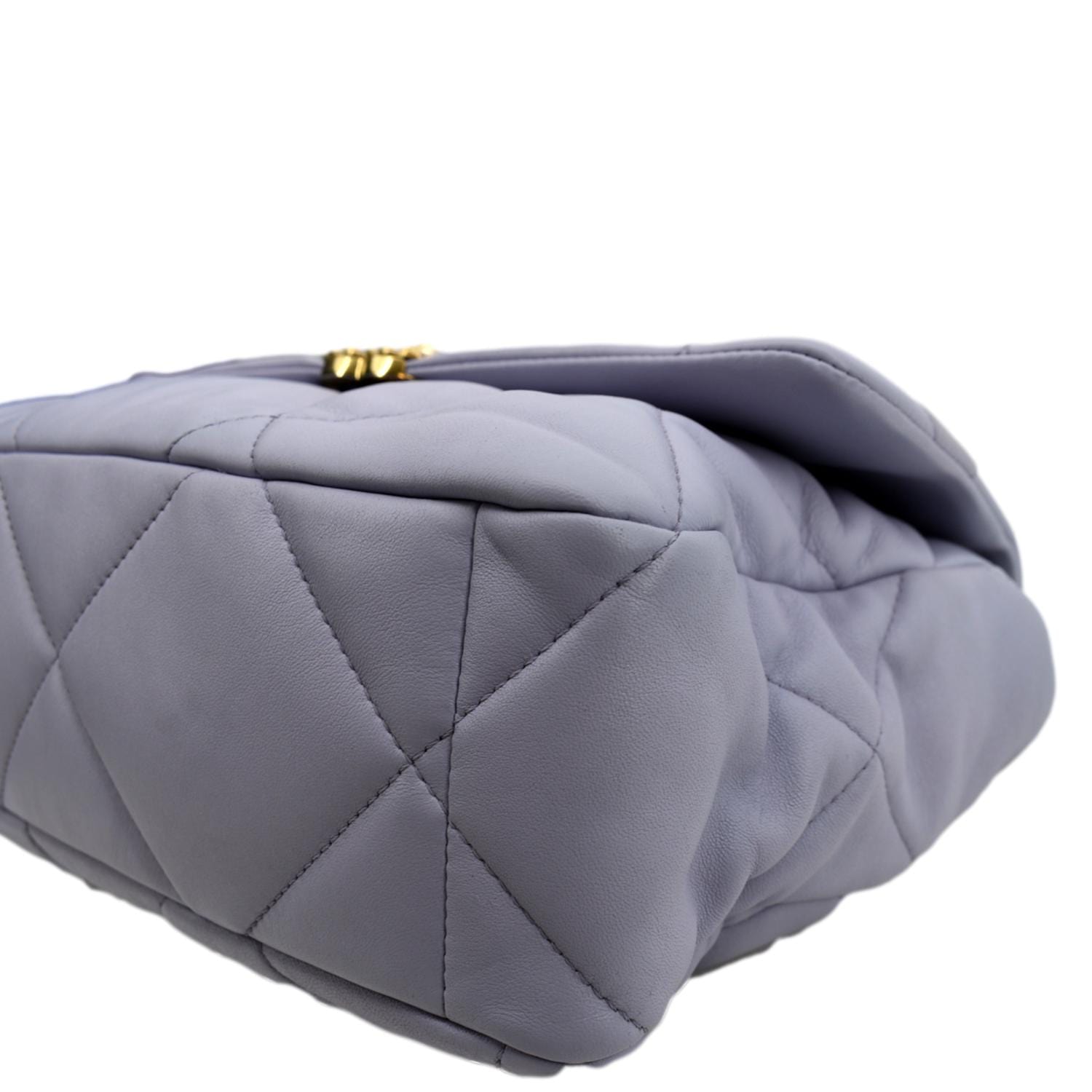 Exquisite New Chanel 19 Pouch/ Wallet in purple quilted lambskin leather ,  GHW For Sale at 1stDibs