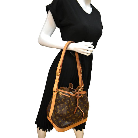 LOUIS VUITTON Neonoe MM Monogram Canvas Shoulder Bag Brown